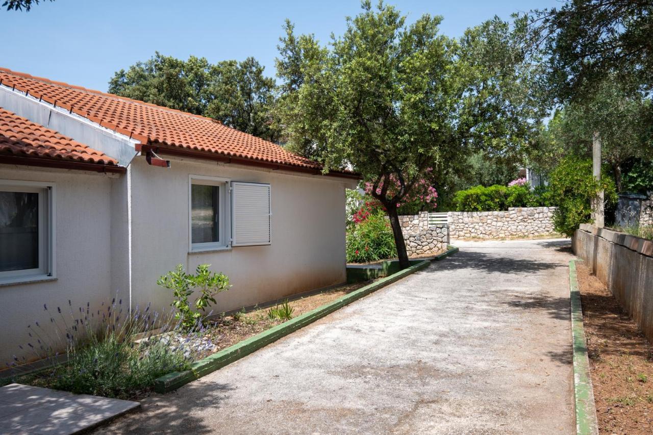 Apartments With A Parking Space Mandre, Pag - 16836 Екстер'єр фото