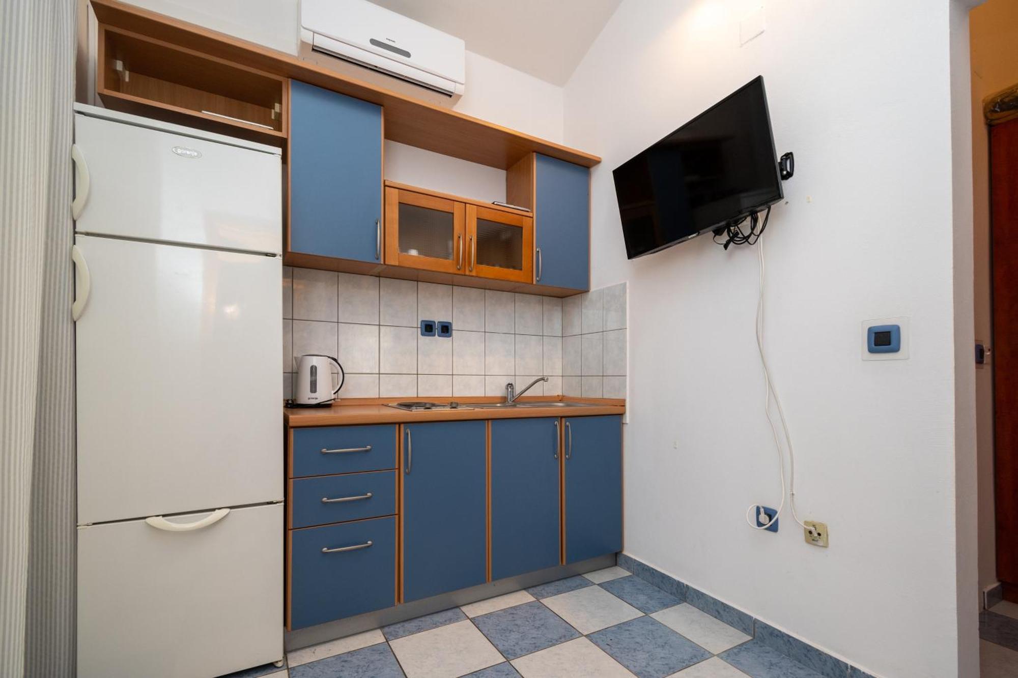 Apartments With A Parking Space Mandre, Pag - 16836 Номер фото